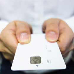 تشابه کلیدهای عمومی و خصوصی با شماره کارت بانکی و رمز آن