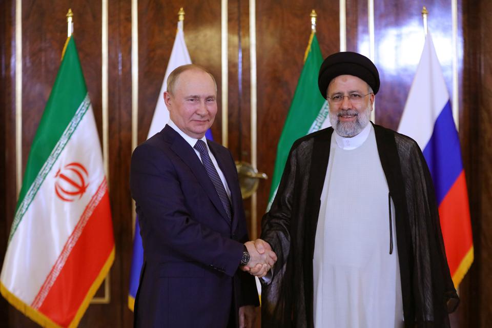 فوربز: بعید است ایران و روسیه بتوانند با ارزهای دیجیتال تحریم‌ها را دور بزنند